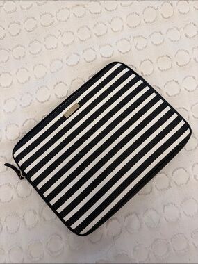 Kate Spade ♠️ Striped Black & White Zip Tablet Pouch